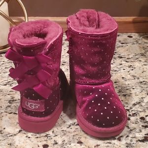 SOLD--Cranberry bow toddler uggs